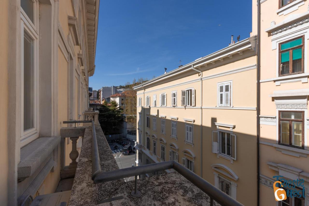 The House Of Joy - Luminoso - Clima - Balcone Apartment Trieste Luaran gambar